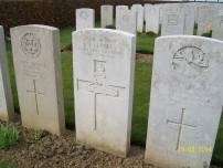 Duisans British Cemetery, Etrun